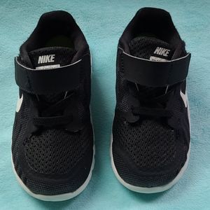 Toddler nike shoes
